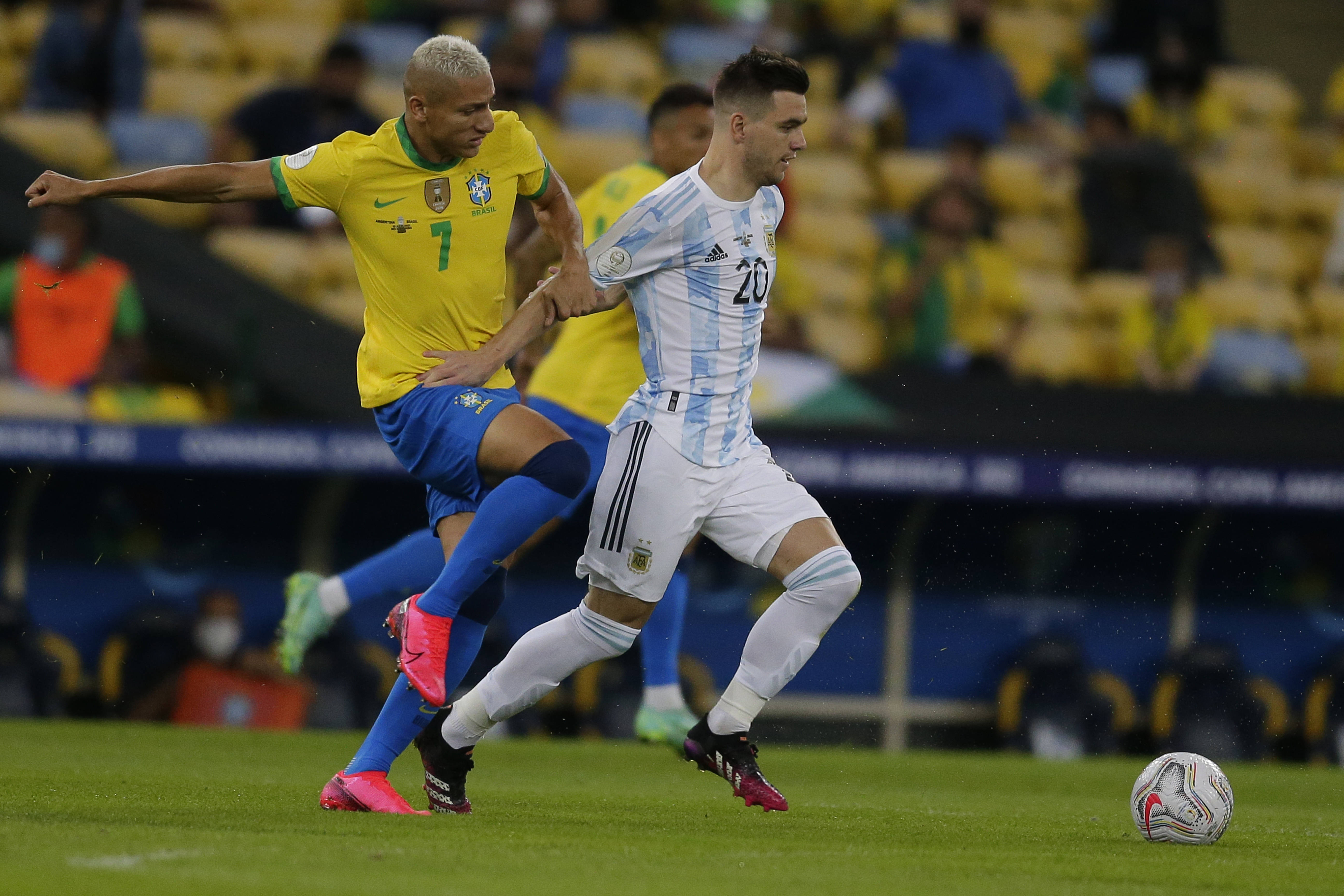 阿根廷队击败巴西队,晋级南美洲杯决赛! 阿根廷队击败巴西队,晋级南美洲杯决赛!