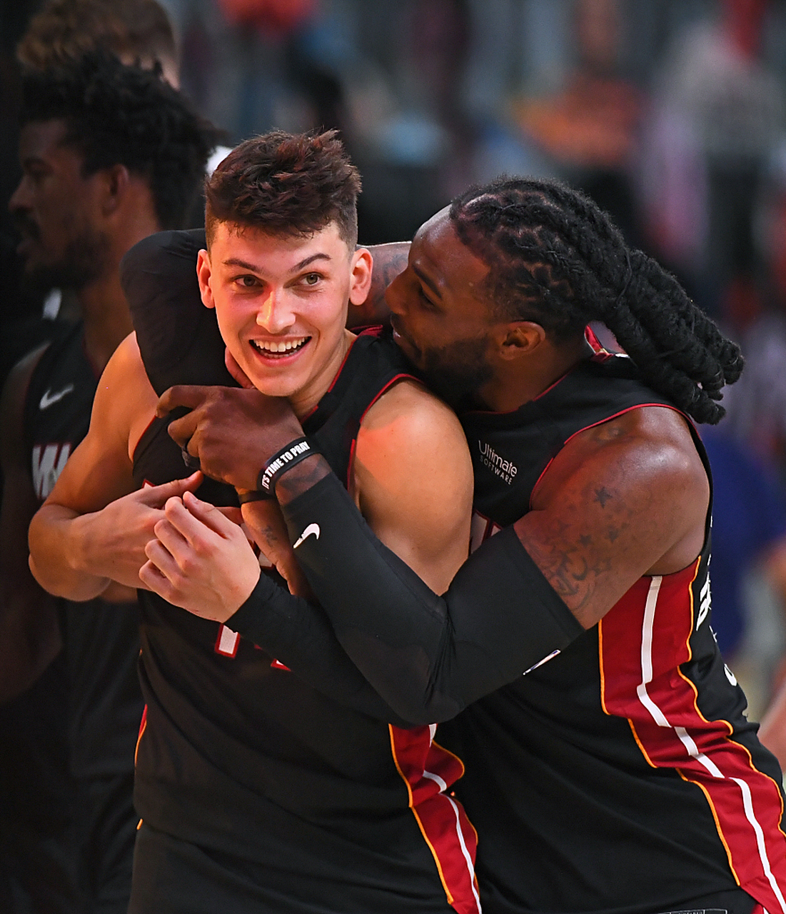 热火逆转胜出，球员朝着总冠军稳步迈进