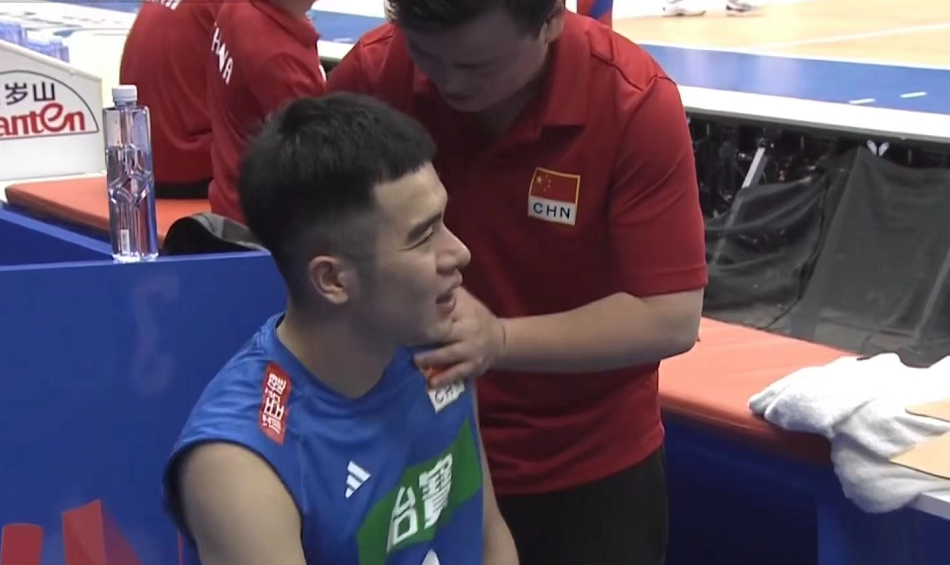 福建队后防失误严重,遭遇两连败 福建队后防失误严重,遭遇两连败