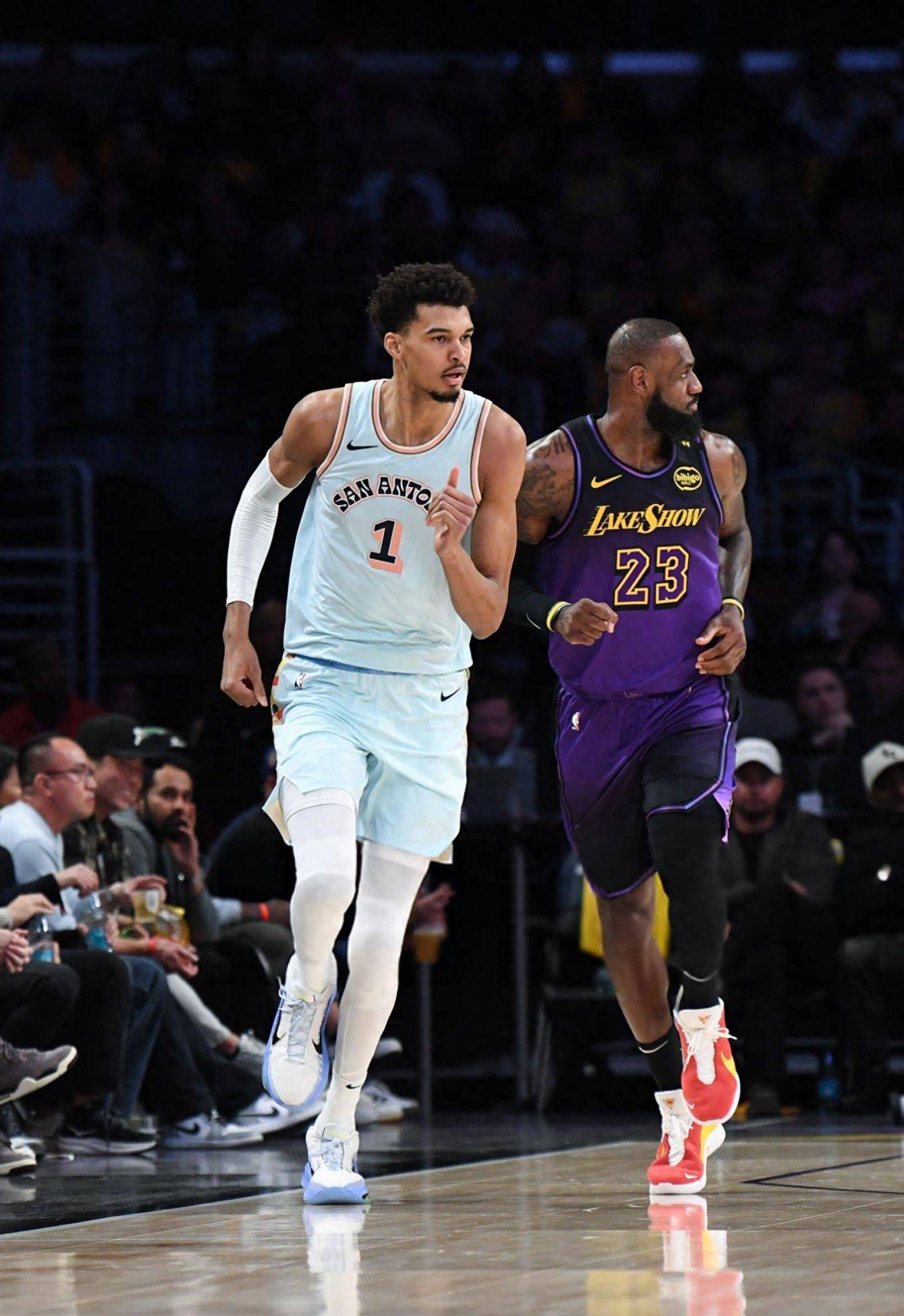 湖人队连战连胜，冲击西部第一位置的简单介绍