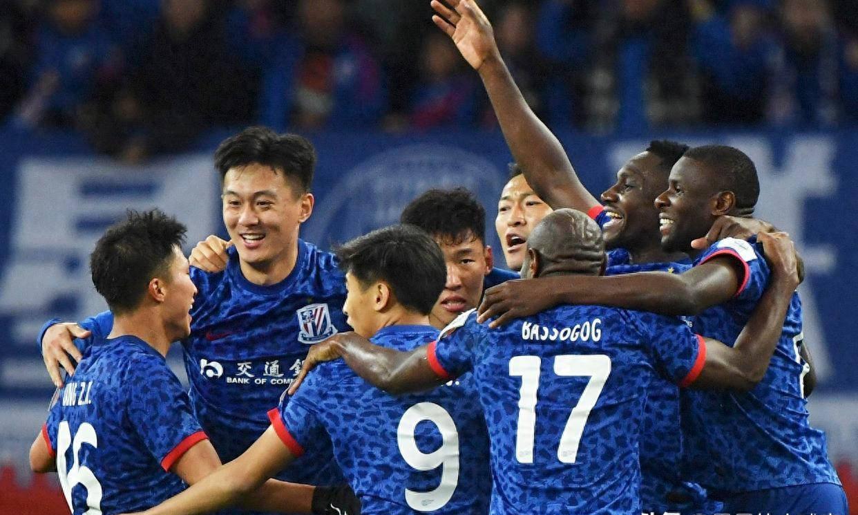 PG电子官方-一位年轻球员在比赛中大放异彩，引起了媒体的关注