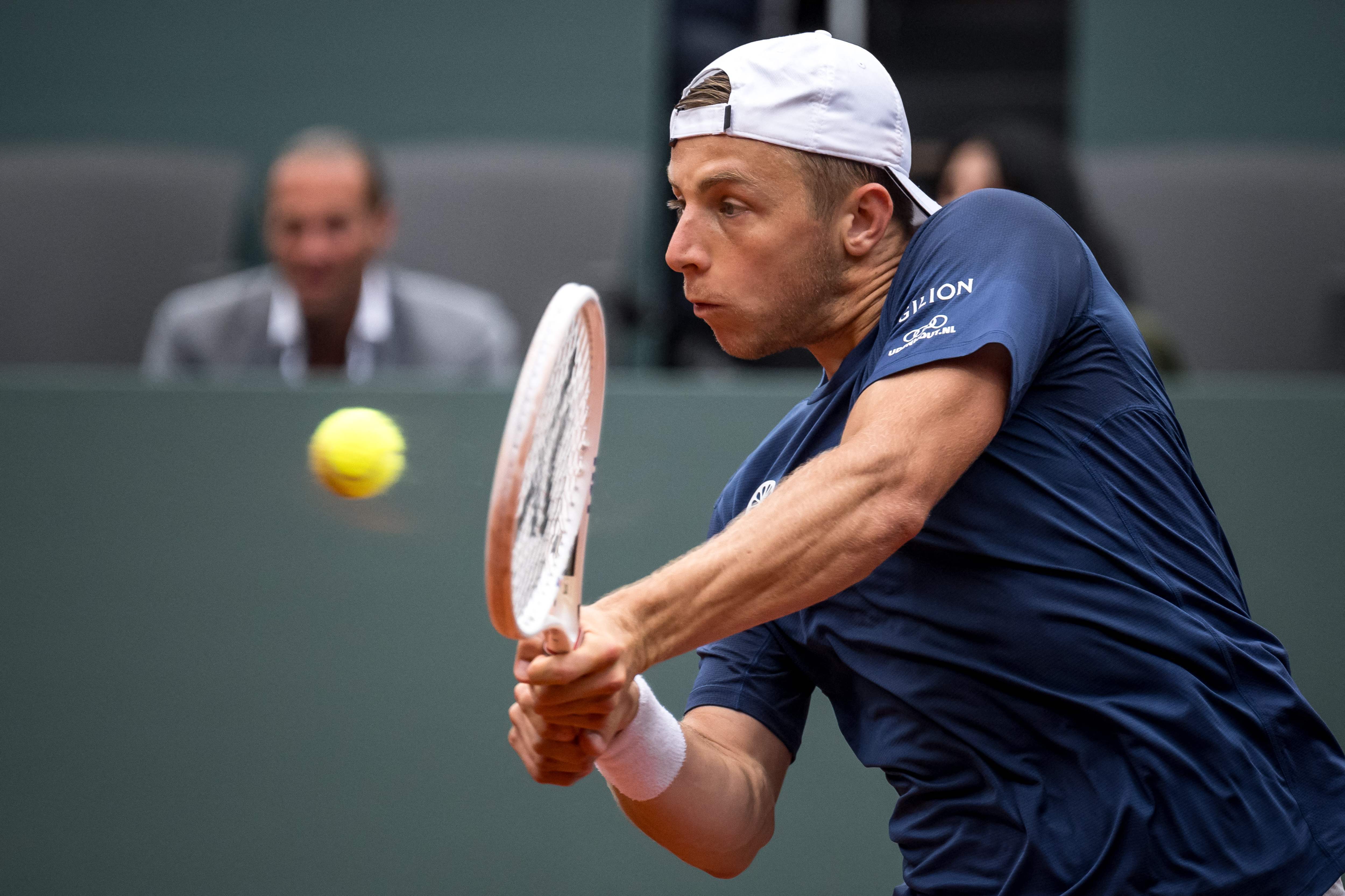 塞尔维亚网球名将再度表现出众，杀入半决赛