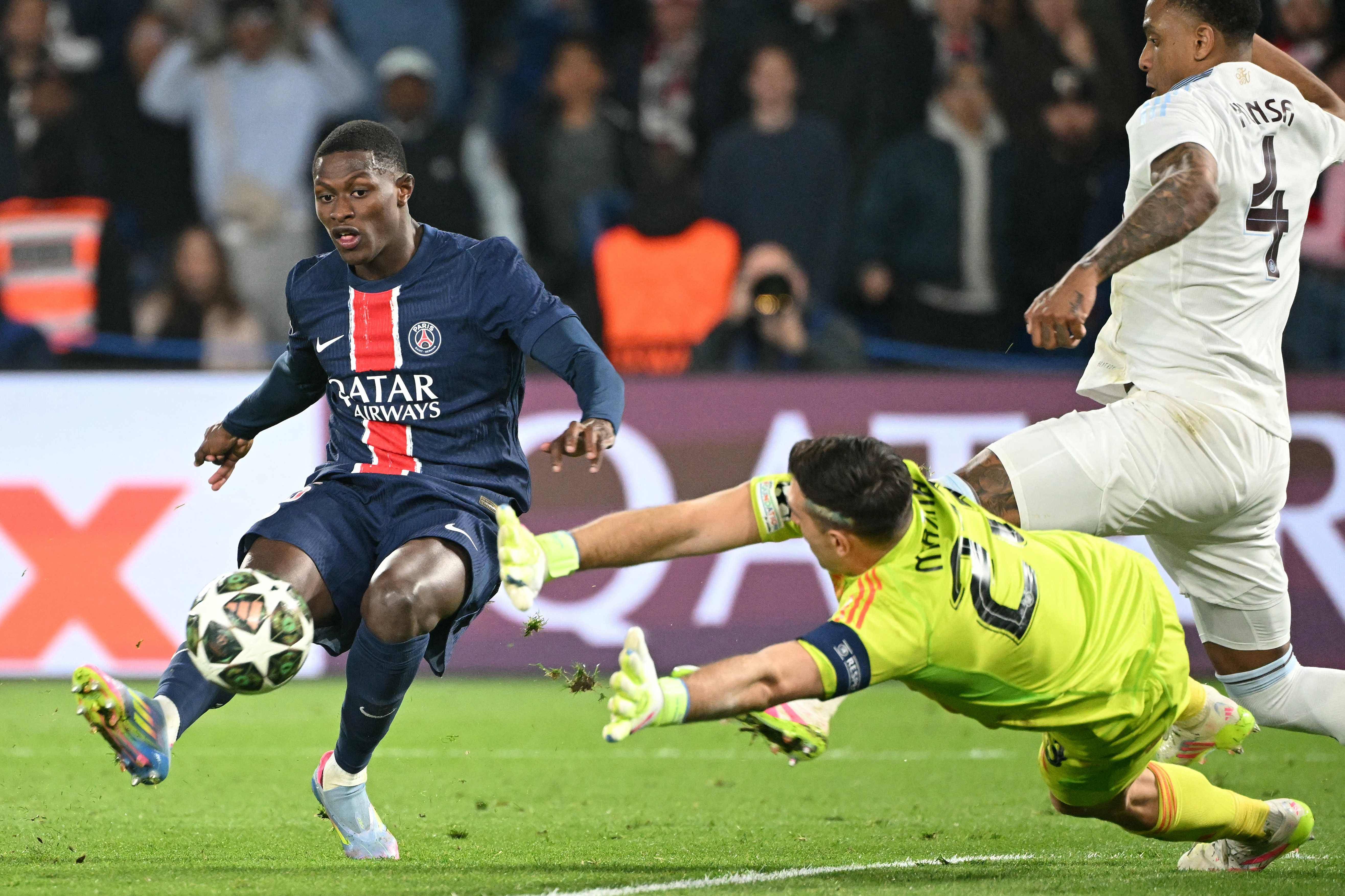 巴黎5-0大胜:AC米兰升至前四的简单介绍 巴黎5-0大胜:AC米兰升至前四的简单介绍