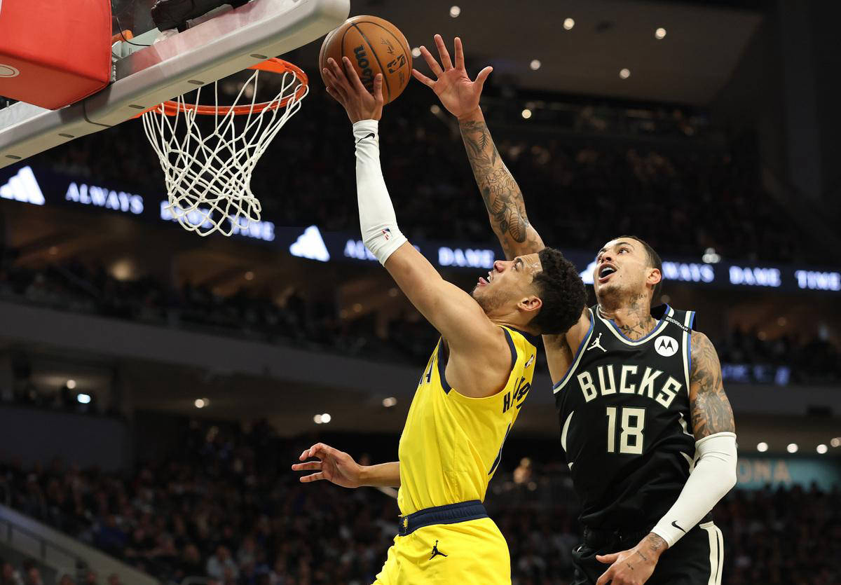 PG平台-骑士队球星发挥低迷，球队陷入困境