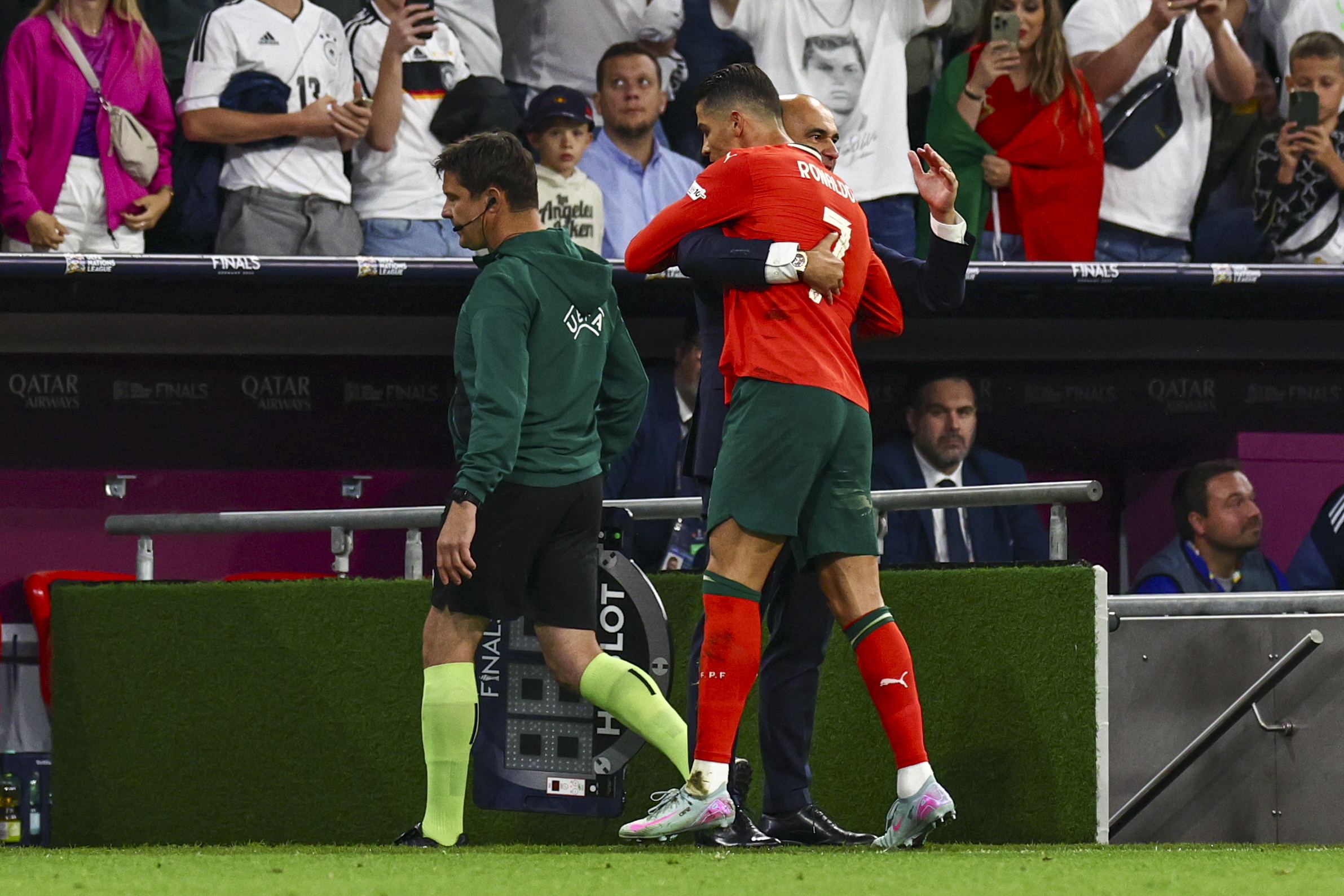 葡萄牙主力复出，瑞典大战士气高涨