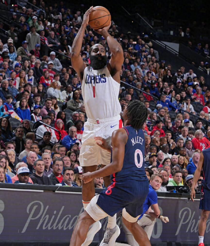 关于快船险胜!乔治末节关键表现确保胜利的信息 关于快船险胜!乔治末节关键表现确保胜利的信息