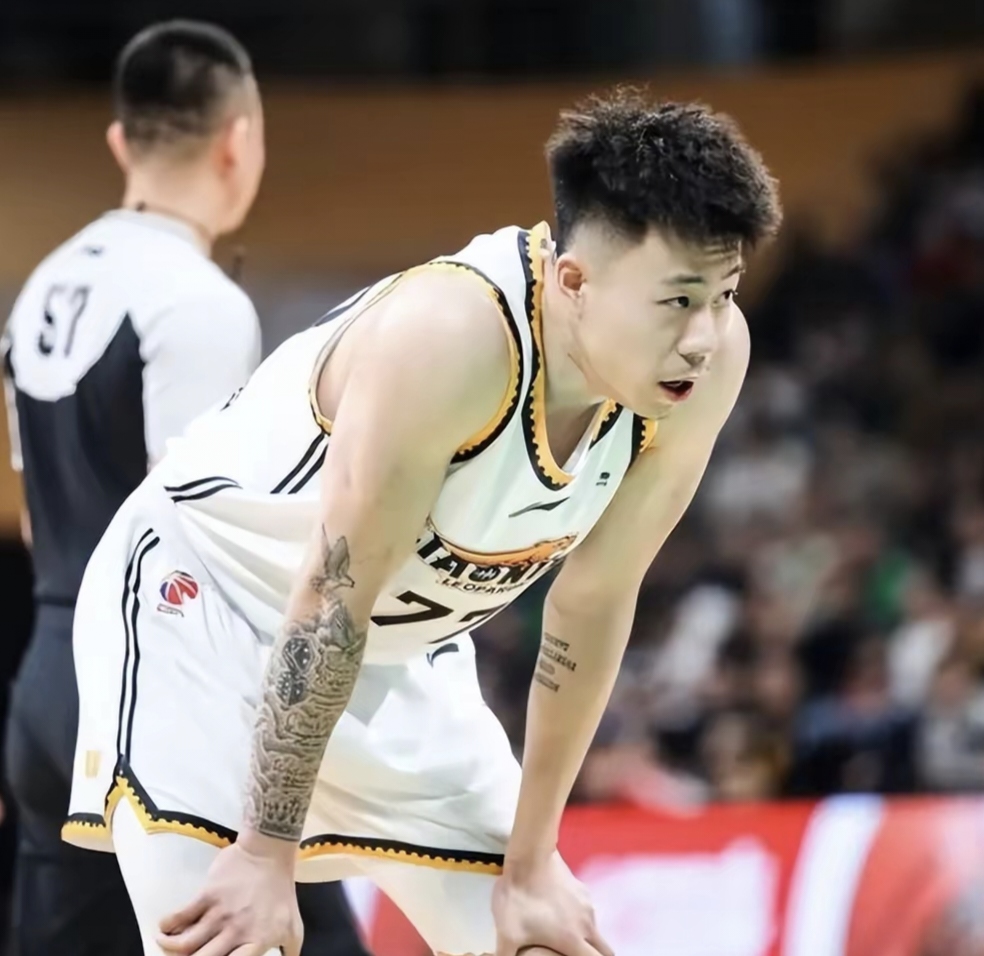 包含吉林队险胜上海队,张镇麟状态火热的词条 包含吉林队险胜上海队,张镇麟状态火热的词条