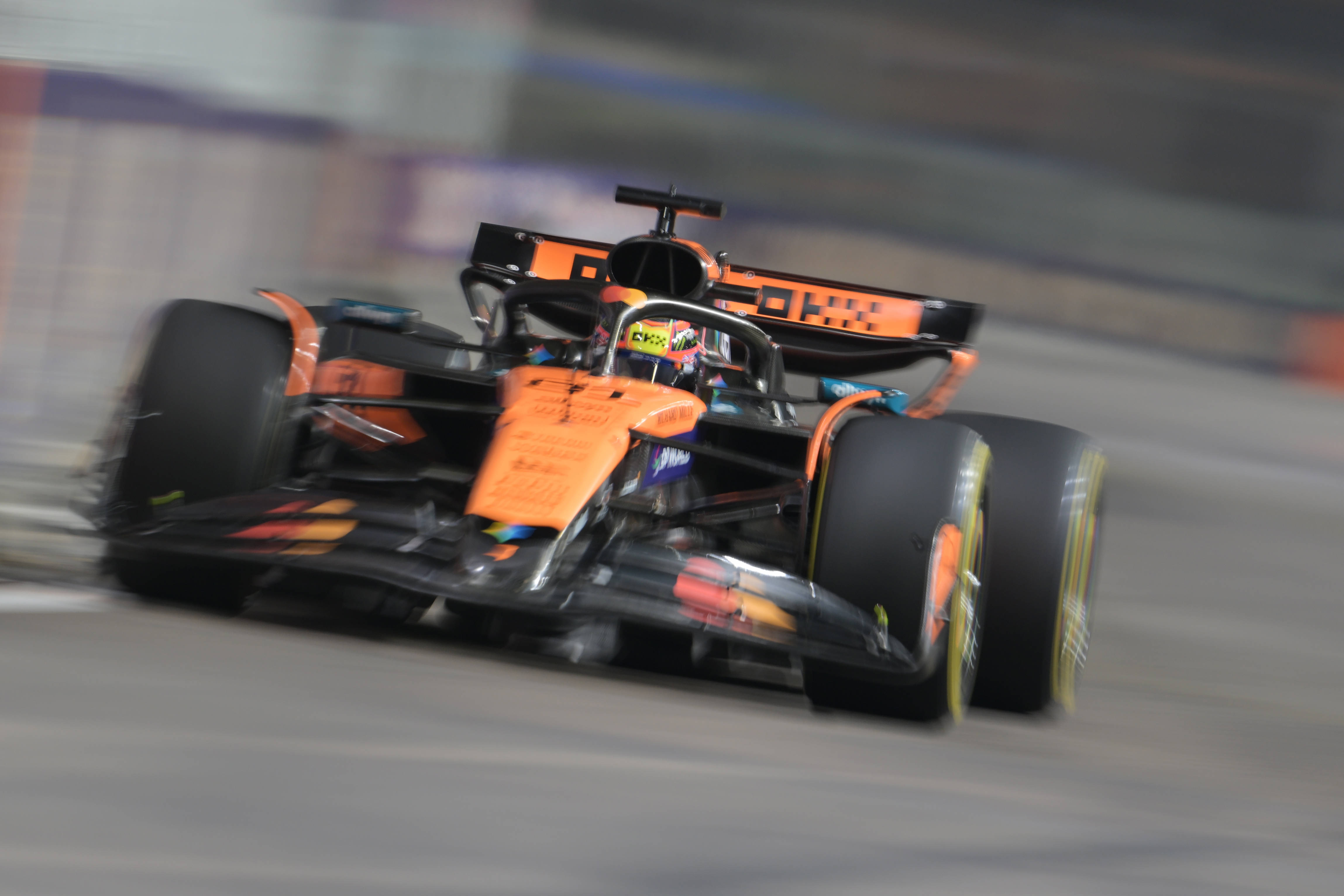 关于迈凯伦鏖战红牛二队,汉密尔顿刷新纪录的信息 关于迈凯伦鏖战红牛二队,汉密尔顿刷新纪录的信息