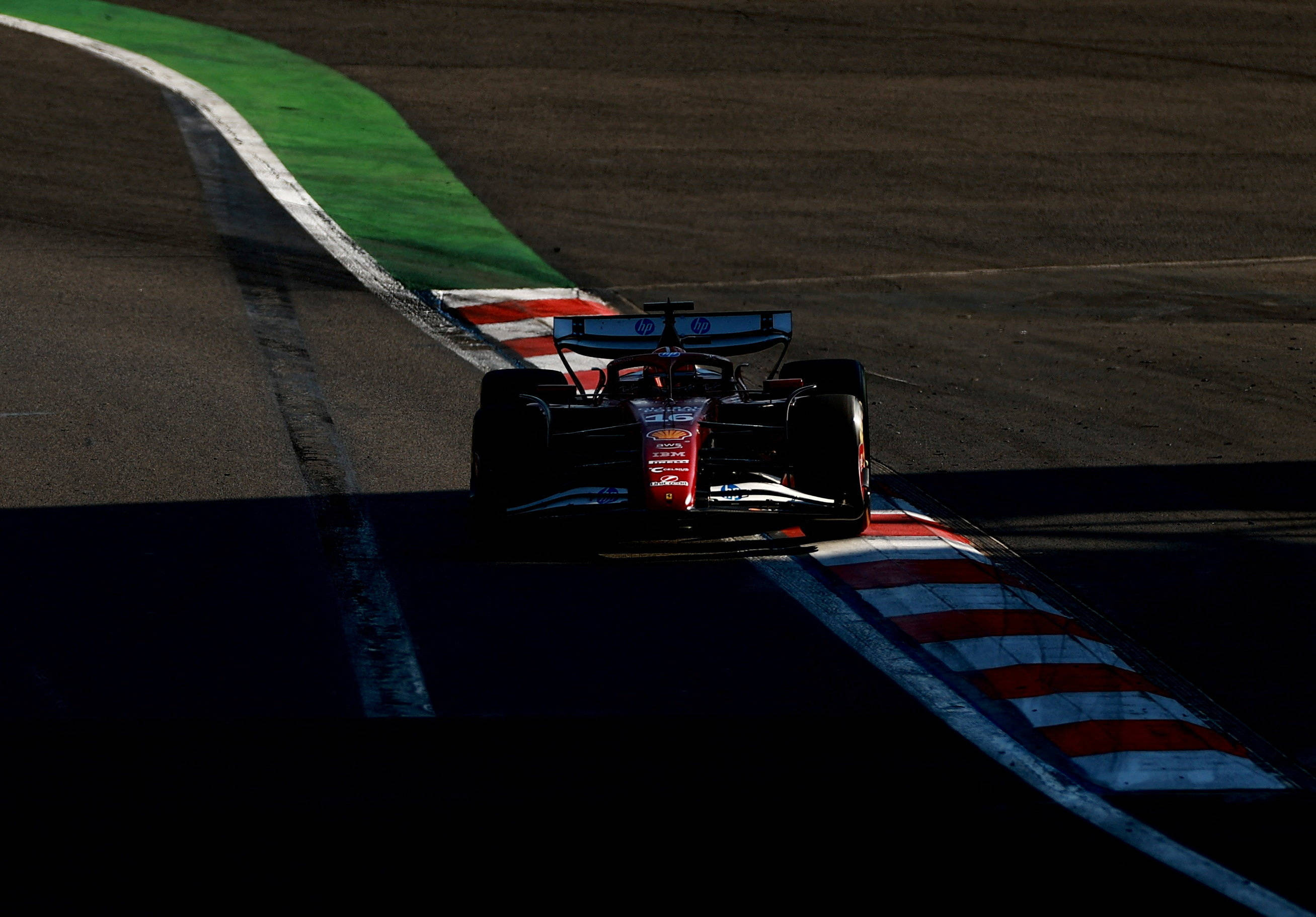 红牛车队横扫雷诺车队,勒克莱尔带队取胜 红牛车队横扫雷诺车队,勒克莱尔带队取胜