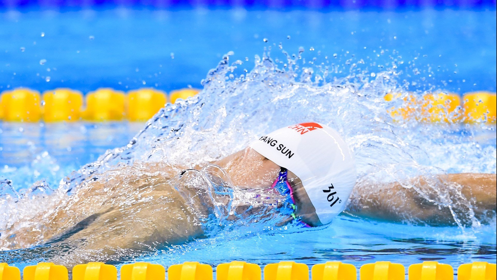 沉默45分钟到闪耀1秒钟，巴萨后卫阿劳霍如何成为塞内加尔的守护神